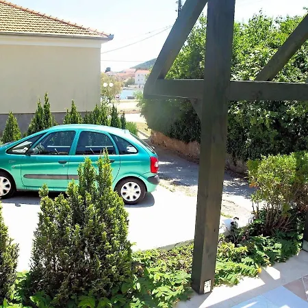 Apartamento By The Sea Preko, Ugljan - 20385 *